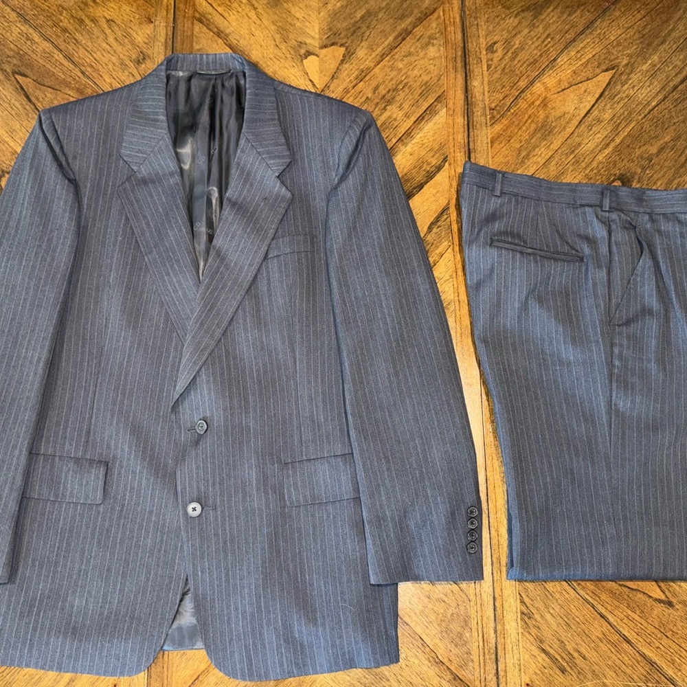 Christian Dior 2 Peice Mens Pinstripe Wool Suit Size 43, Pants W38 & L32